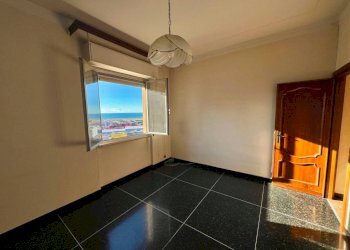 Camera da letto - Trilocale via Lodovico Calda, Genova (zona Sestri Ponente) - foto 16