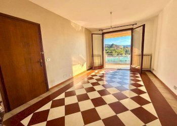 Soggiorno - Quadrilocale viale Villa Gavotti, Genova (zona Pegli) - foto 8