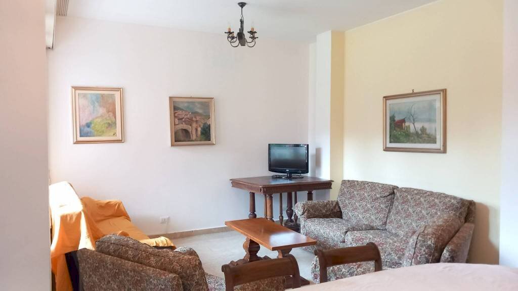 Salone - Three-room apartment via Fabio Filzi, 22, Varese - photo 3