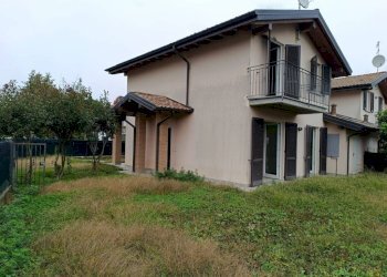 Facciata - Villa via Cesare Battisti, Daverio - photo 3