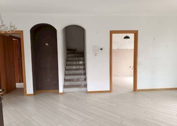 Ingresso - Villa via Cesare Battisti, Daverio - photo 5