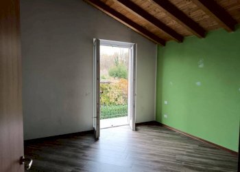 Camera da letto - Villa via Cesare Battisti, Daverio - photo 15