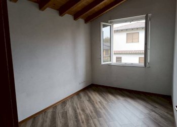 Camera da letto - Villa via Cesare Battisti, Daverio - photo 16