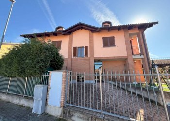 Facciata - Trilocale via Don Antonio Zappino, 34, Carmagnola - foto 1