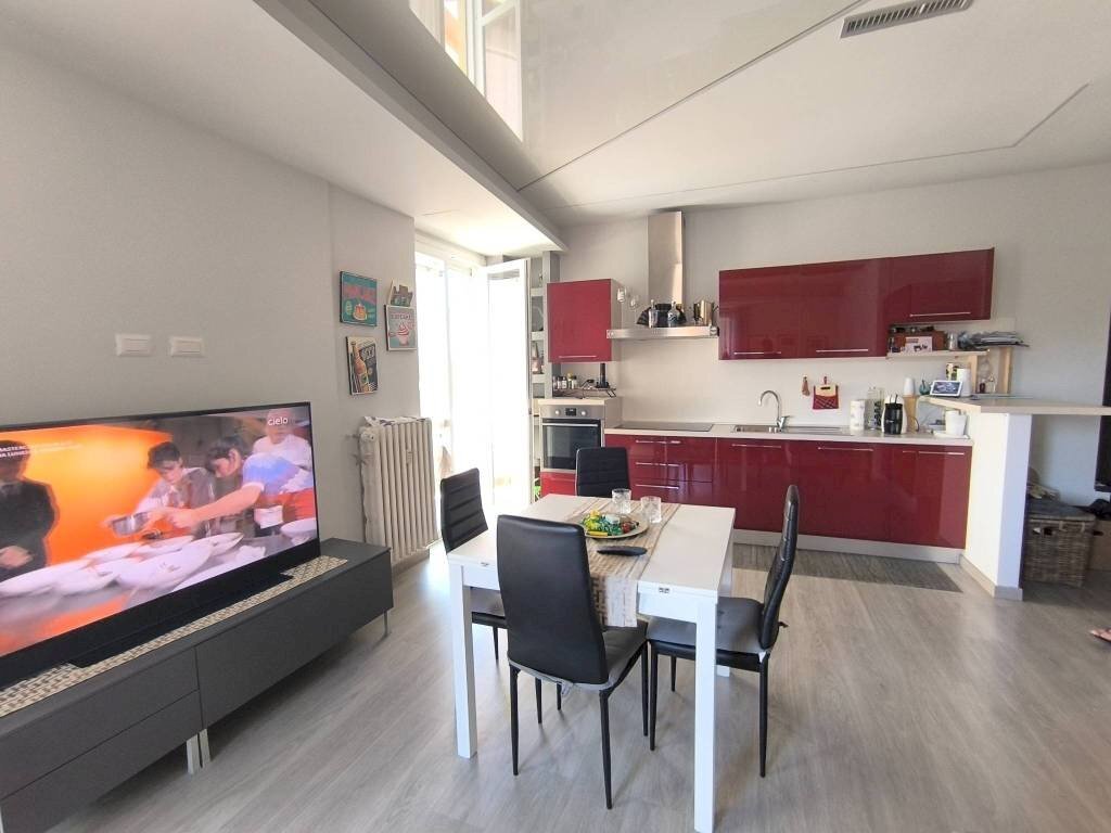 Cucina - Trilocale via Giovan Battista Quadrone, Mondovì - foto 1