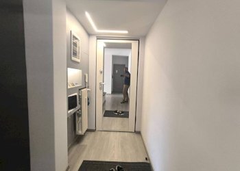 Corridoio - Three-room apartment via Giovan Battista Quadrone, Mondovì - photo 12