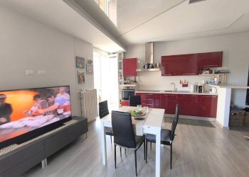 Cucina - Trilocale via Giovan Battista Quadrone, Mondovì - foto 2