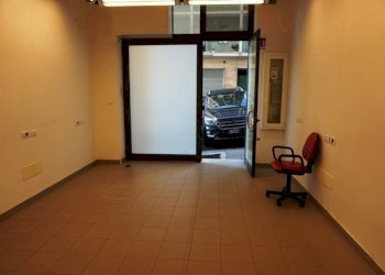 Ufficio - Negozio via Bartolomeo Carrea, 21r, Genova (zona Sampierdarena) - foto 2