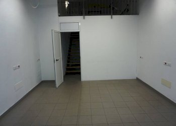 Stanza non arredata - Negozio via Bartolomeo Carrea, 21r, Genova (zona Sampierdarena) - foto 3