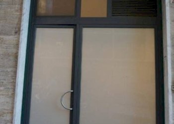 Ingresso - Negozio via Bartolomeo Carrea, 21r, Genova (zona Sampierdarena) - foto 11