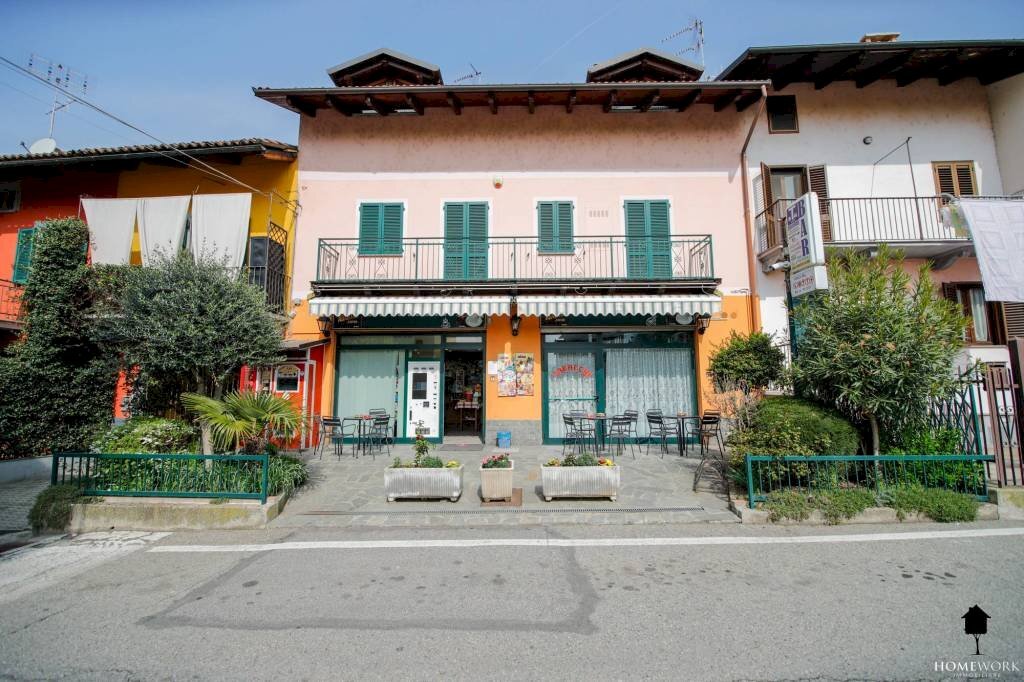 Facciata - Bar - Tabacchi - Ricevitoria via Cappuccini, Chivasso - foto 1