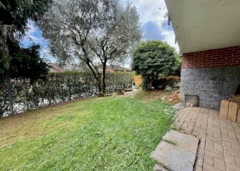Giardino - Villa a Schiera strada Cantone Bonino, 15e, frazione Vandorno, Biella - foto 4