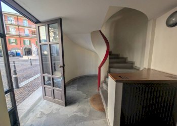 Interno palazzo - Quadrilocale piazza Italia, Alzano Lombardo - foto 1