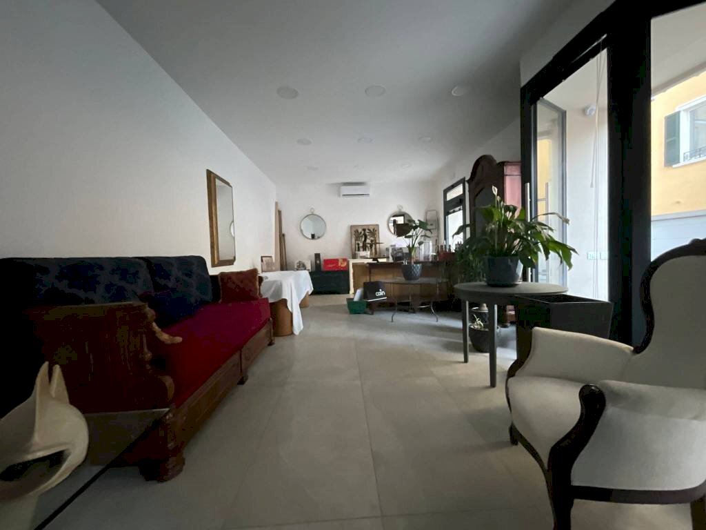 Salone - Shop via Andrea Moretti, Bergamo - photo 2
