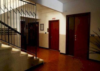 Interno palazzo - Bilocale all'asta via Romagna, 51, Genova (zona San Teodoro) - foto 4