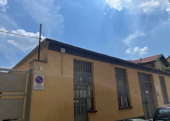 Facciata - Negozio via Borgone, 3, Torino (zona Pozzo Strada) - foto 3