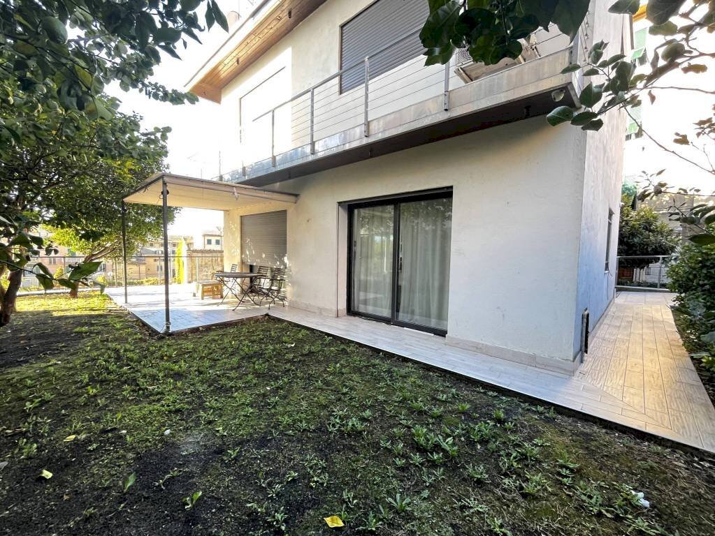 Giardino - Villa via Ernesto Cabruna, 15, frazione Quinto Al Mare, Genova - foto 3