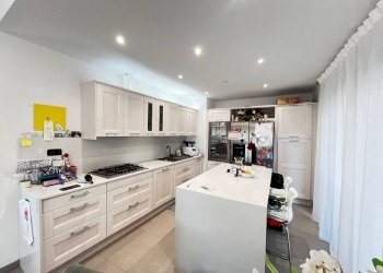 Cucina - Villa via Ernesto Cabruna, 15, frazione Quinto Al Mare, Genova - foto 14