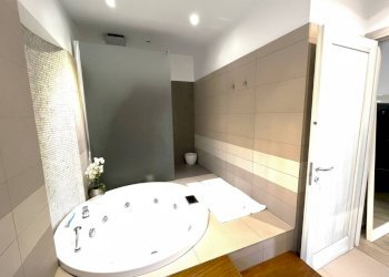 Bagno - Villa via Ernesto Cabruna, 15, frazione Quinto Al Mare, Genova - foto 31