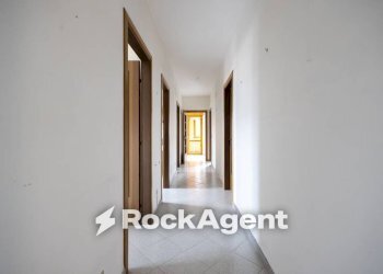 Corridoio - Quadrilocale viale Barlaam da Seminara, 27, Catanzaro - foto 10