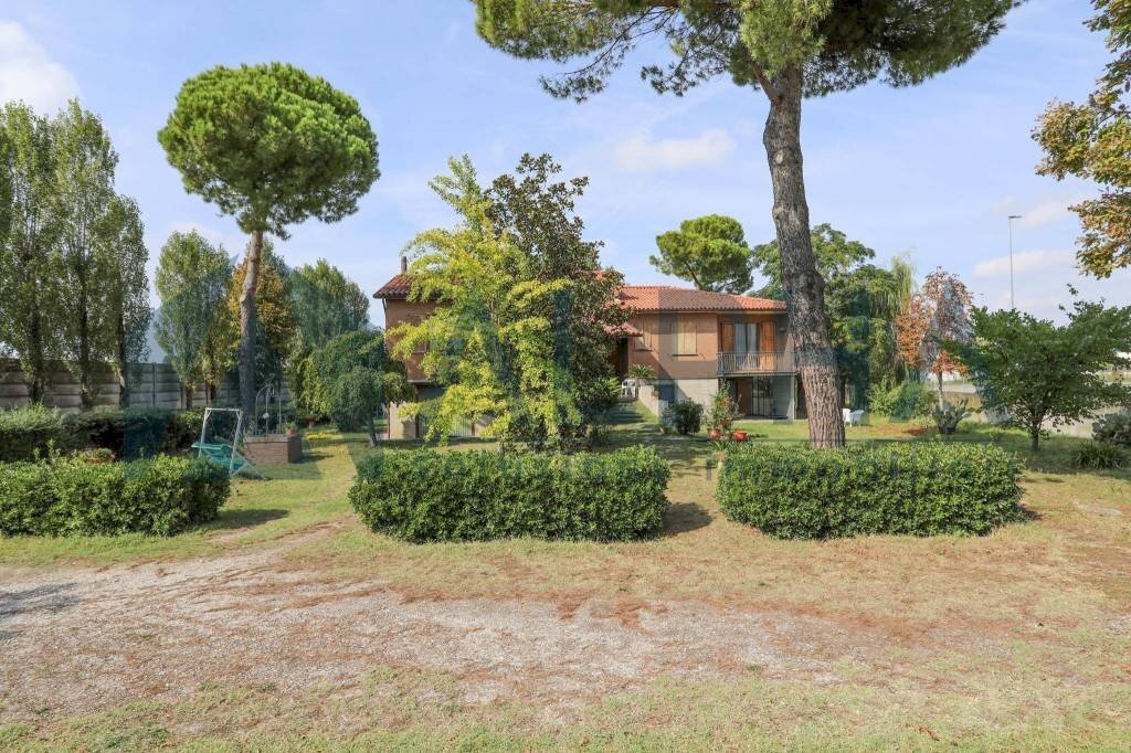 Giardino - Villa via Classicana, Ravenna (zona San Pietro in Vincoli) - foto 1