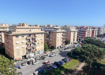 Facciata - Trilocale via Mar Rosso, Roma (zona Lido di Ostia) - foto 24