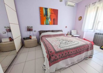 Camera da letto - Trilocale via Mar Rosso, Roma (zona Lido di Ostia) - foto 9