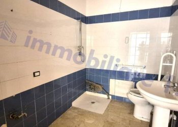 Bagno - Ufficio via delle Magnolie, 19, Alcamo - foto 6