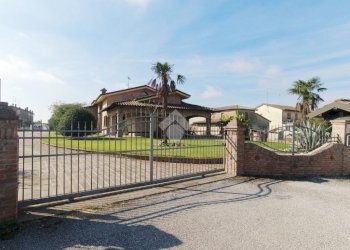 Villa Via Correggio, Cento - foto 5