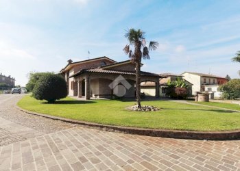 Villa Via Correggio, Cento - foto 7