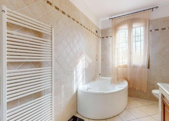 Villa Via Correggio, Cento - foto 21