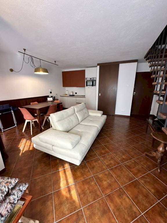 Salone - Bilocale via Giuseppe Francesco Medail, 67, Bardonecchia - foto 3