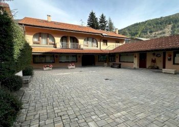 Cortile interno - Bilocale via Giuseppe Francesco Medail, 67, Bardonecchia - foto 22