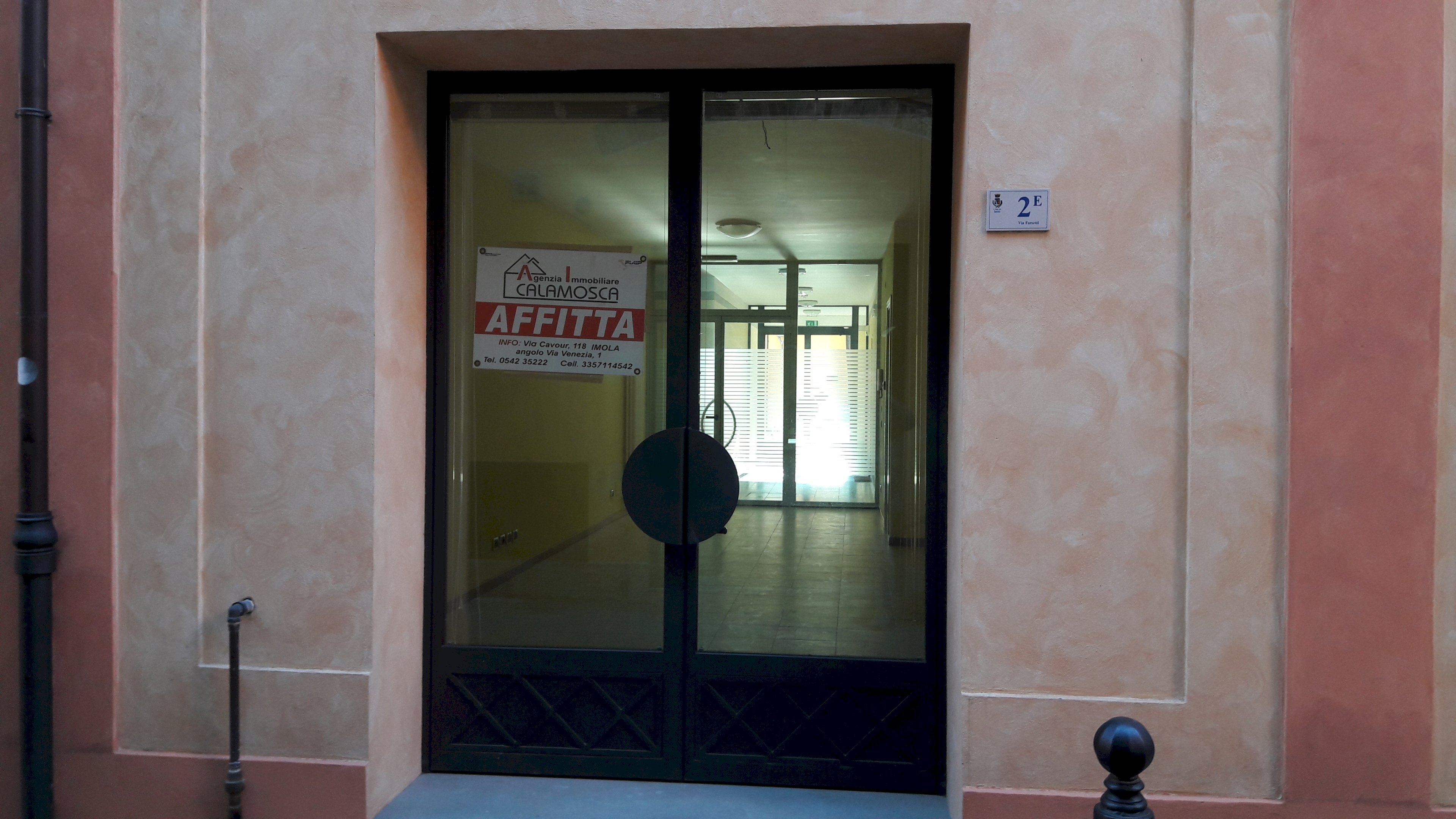 Vetrata - Ufficio / Studio condiviso Via Farsetti - adiacente Piazza Matteotti, 2/C, Imola - foto 2