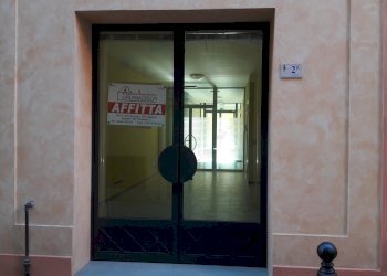 Vetrata - Ufficio / Studio condiviso Via Farsetti - adiacente Piazza Matteotti, 2/C, Imola - foto 2