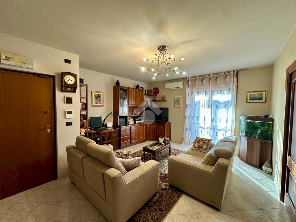 Four-room apartment Viale Martiri della Libertà, Borgaro Torinese - photo 1