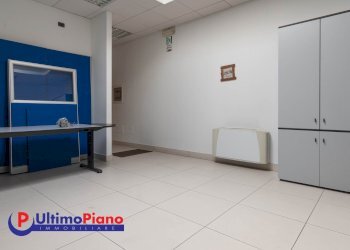 Office Località Grand Chemin 20, Saint-Christophe - photo 9
