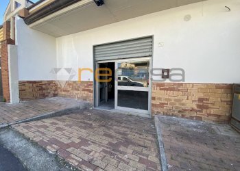 Foto 1 - Commercial Premises largo Quasimodo, Bellizzi - photo 1