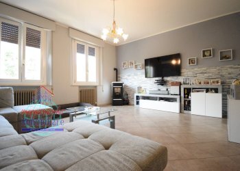 Foto 5 - Quadrilocale VIA STATALE
 
156, Terre del Reno - foto 5