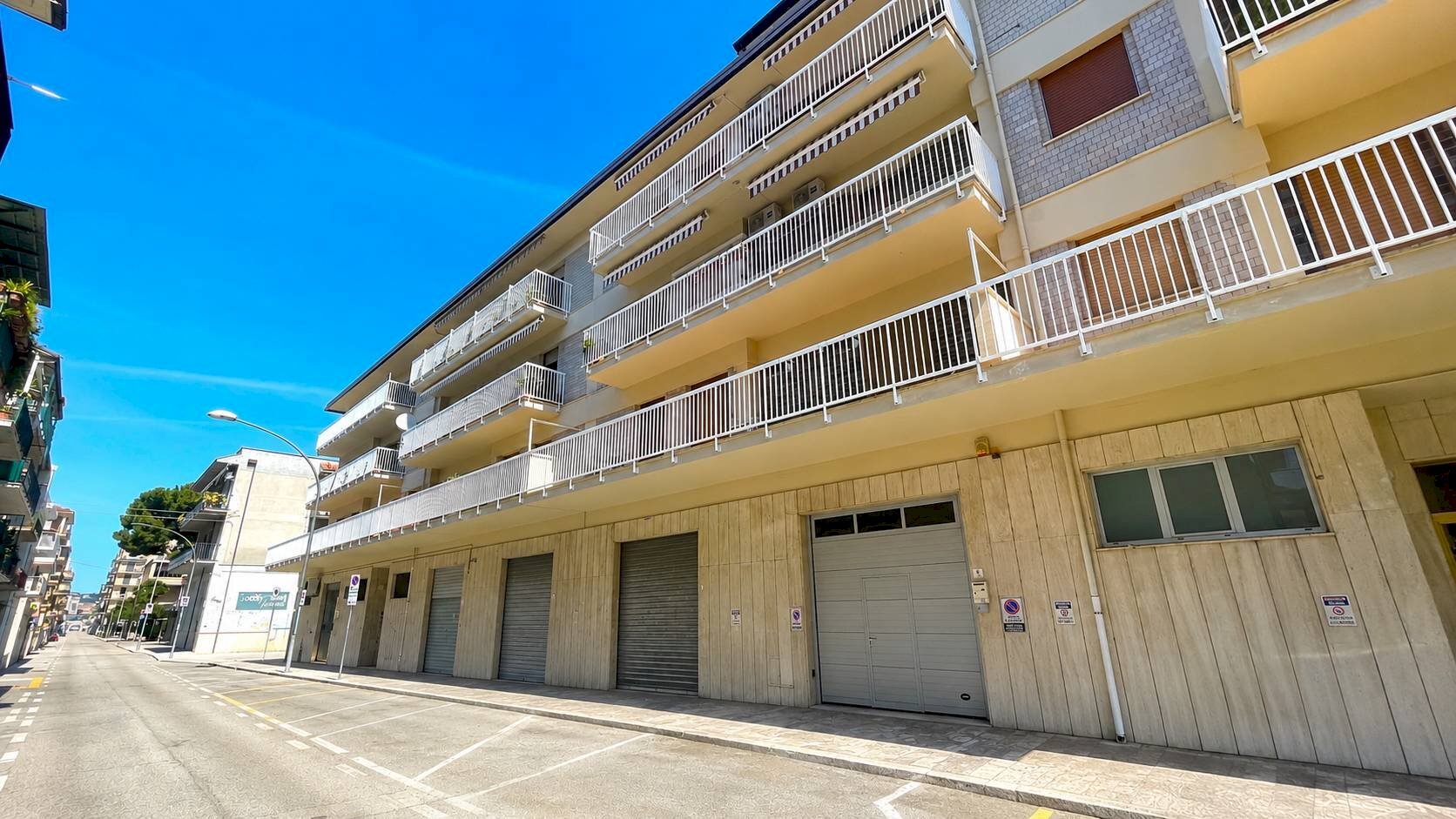 Foto 1 - Box Via Machiavelli
 
8, San Benedetto del Tronto - photo 1