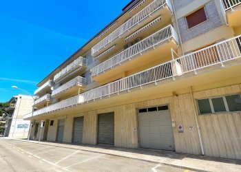 Foto 1 - Box Via Machiavelli
 
8, San Benedetto del Tronto - photo 1