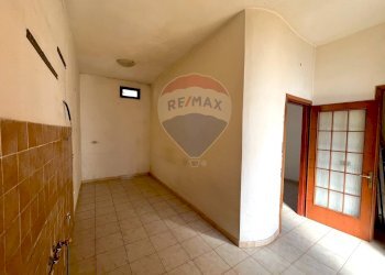 Stanza vuota - Bilocale via Roma
 
26, Frattaminore - foto 4