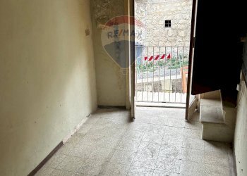 Stanza vuota - Casa indipendente Piazza Trinacria
 
4, Valguarnera Caropepe - foto 4