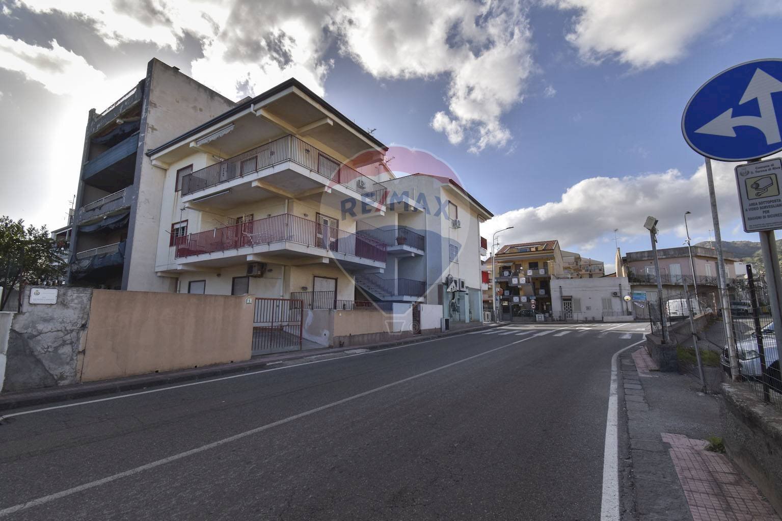 Edificio all\'aperto - Trilocale via Caminiti
 
3, Santa Teresa di Riva - foto 2