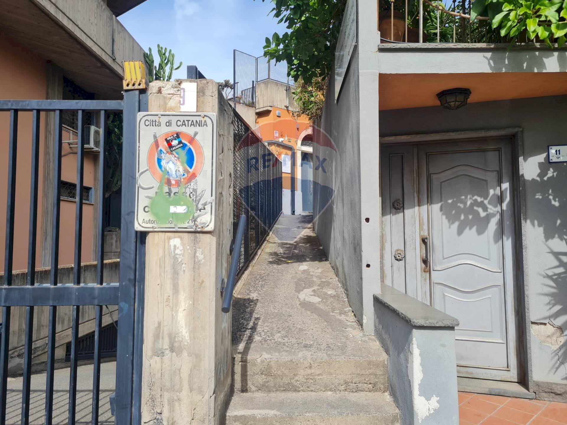 Edificio all\'aperto - Casa indipendente Via Guglielmo
19-20-21, Catania - foto 2