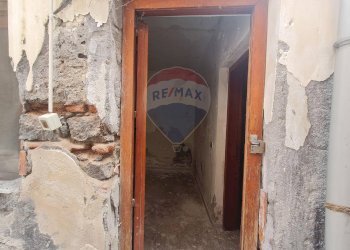 Hall / corridoio - Casa indipendente Via Guglielmo
 
19-20-21, Catania - foto 47