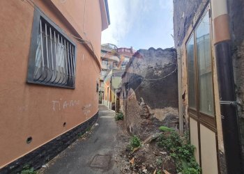 Edificio all\'aperto - Casa indipendente Via Guglielmo
 
19-20-21, Catania - foto 53