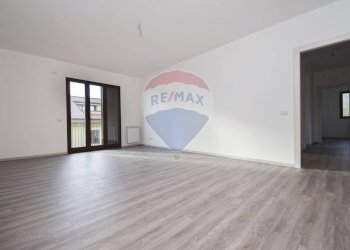 Stanza vuota - Appartamento Via Morgioni Traversa B
 
3, Valverde - foto 1