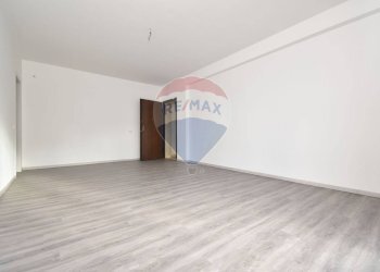 Stanza vuota - Appartamento Via Morgioni Traversa B
 
3, Valverde - foto 3