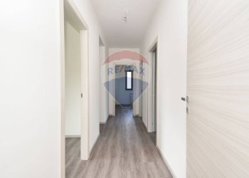 Hall / corridoio - Appartamento Via Morgioni Traversa B
 
3, Valverde - foto 4